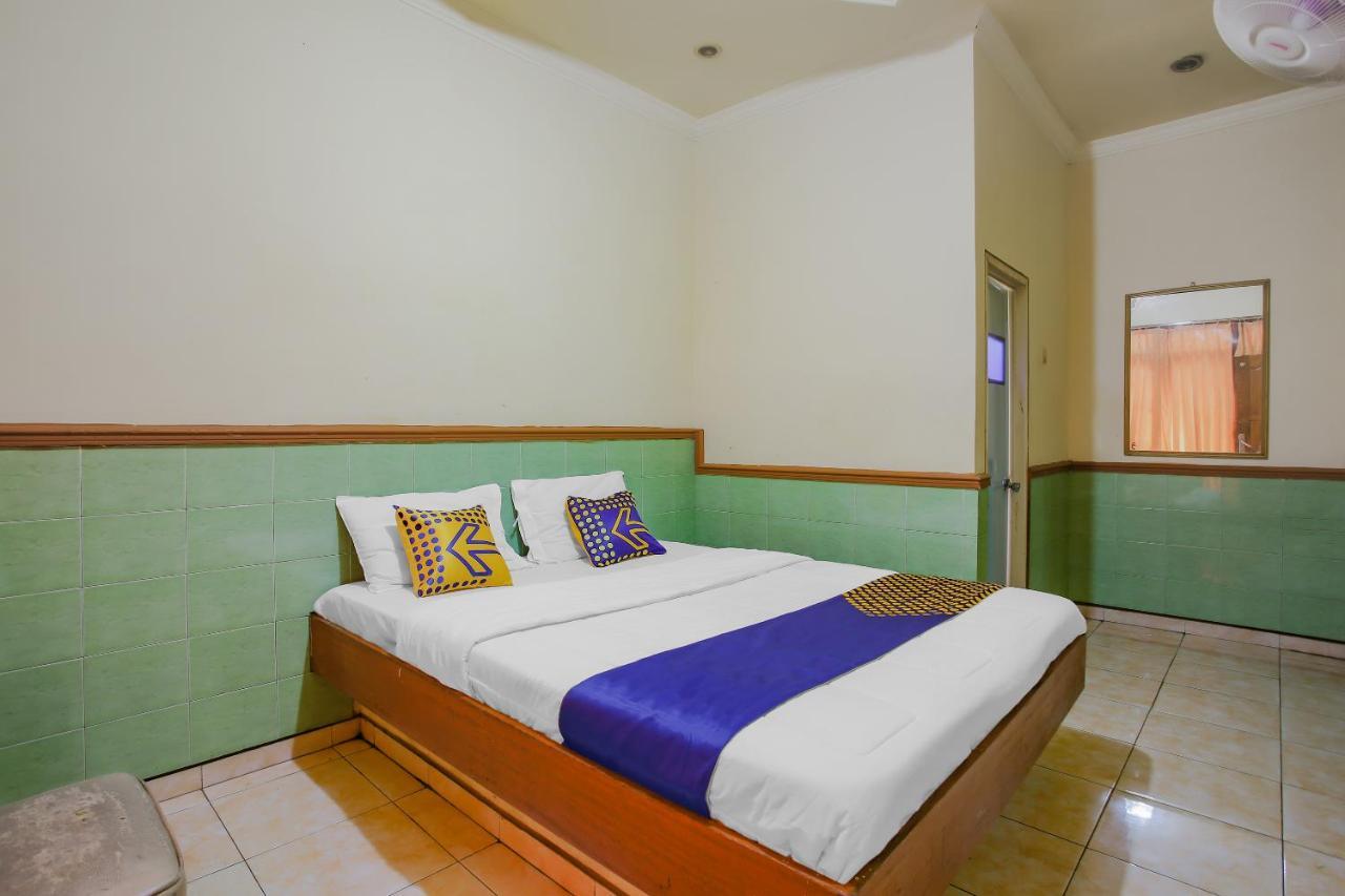 Spot On 90092 Dewi Safitri Hotel Semarang Luaran gambar