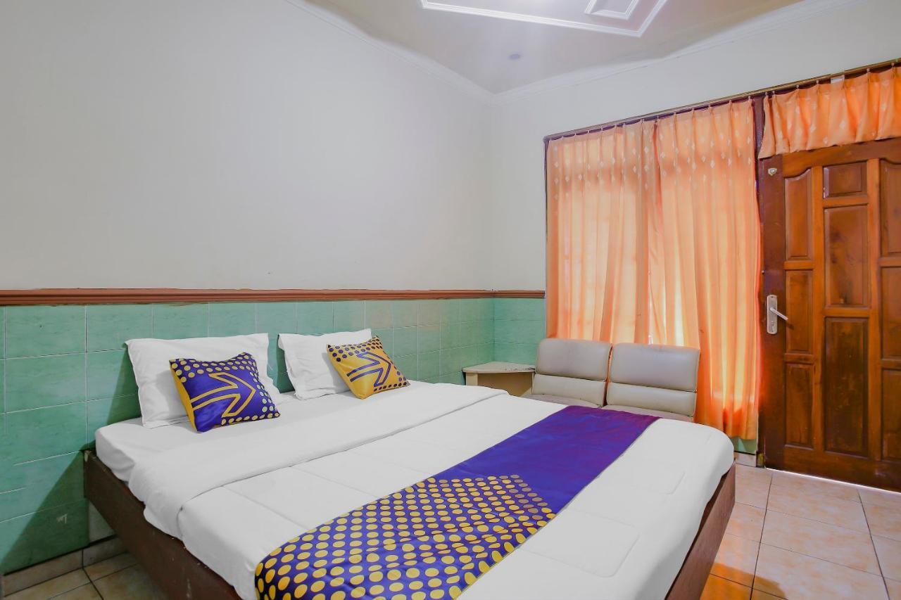Spot On 90092 Dewi Safitri Hotel Semarang Luaran gambar