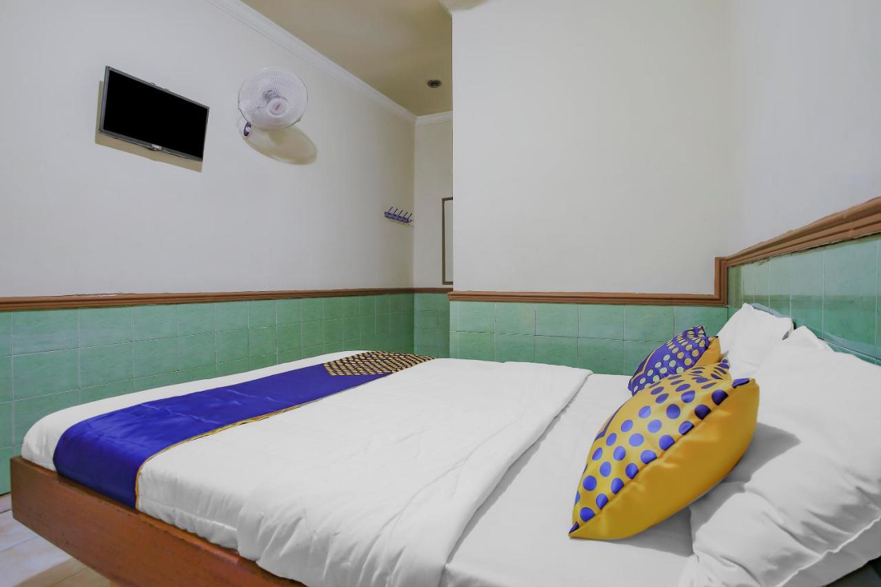 Spot On 90092 Dewi Safitri Hotel Semarang Luaran gambar