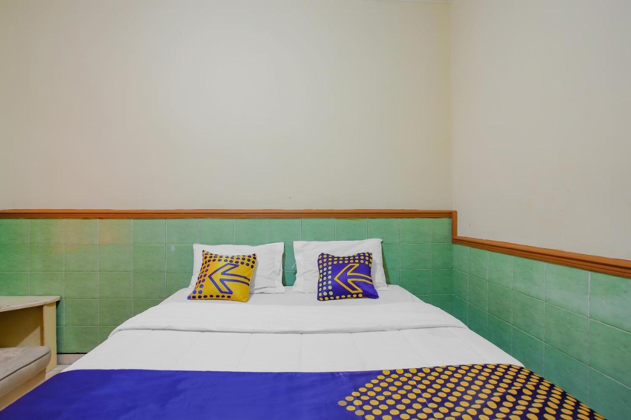 Spot On 90092 Dewi Safitri Hotel Semarang Luaran gambar