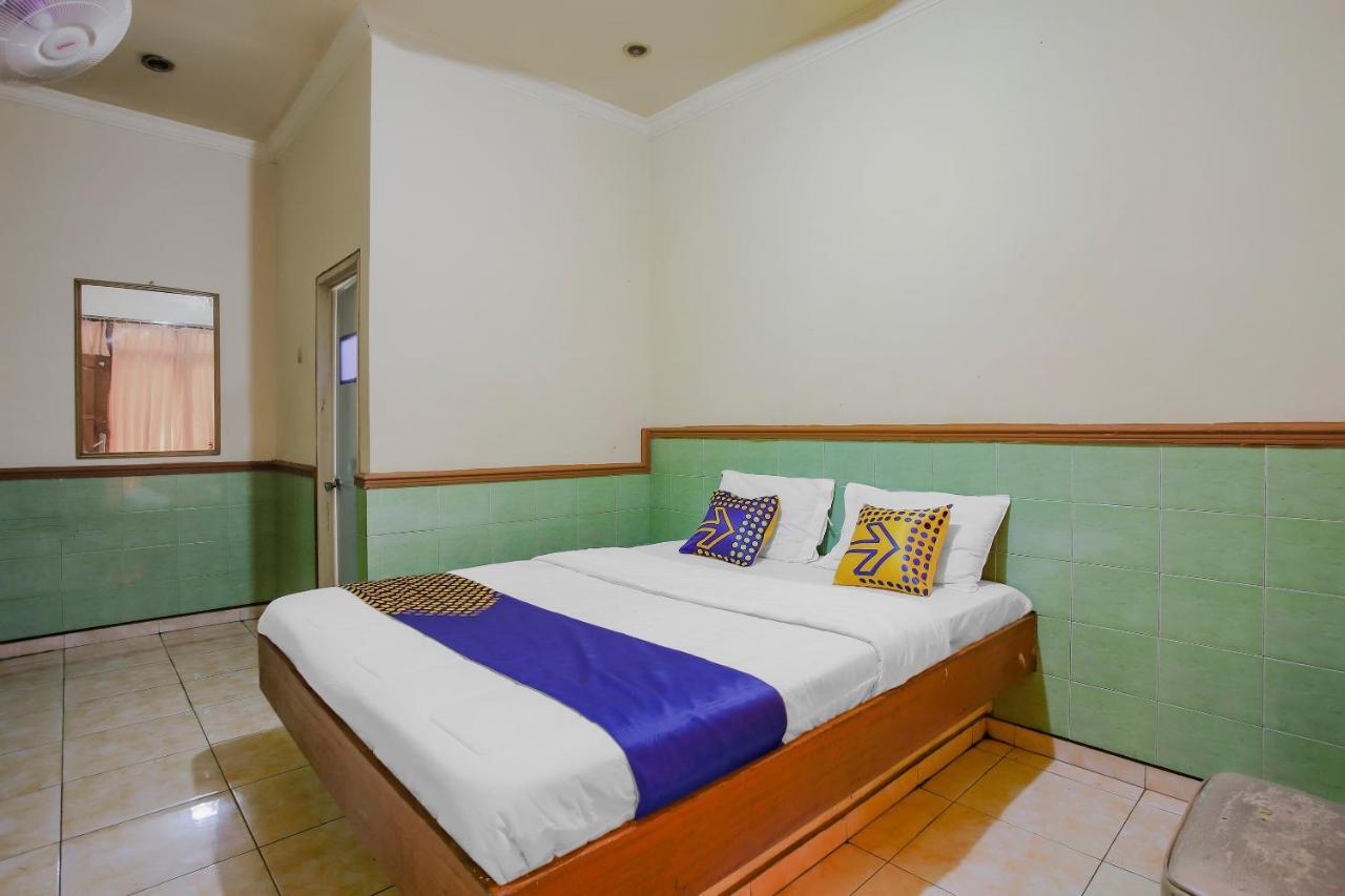 Spot On 90092 Dewi Safitri Hotel Semarang Luaran gambar