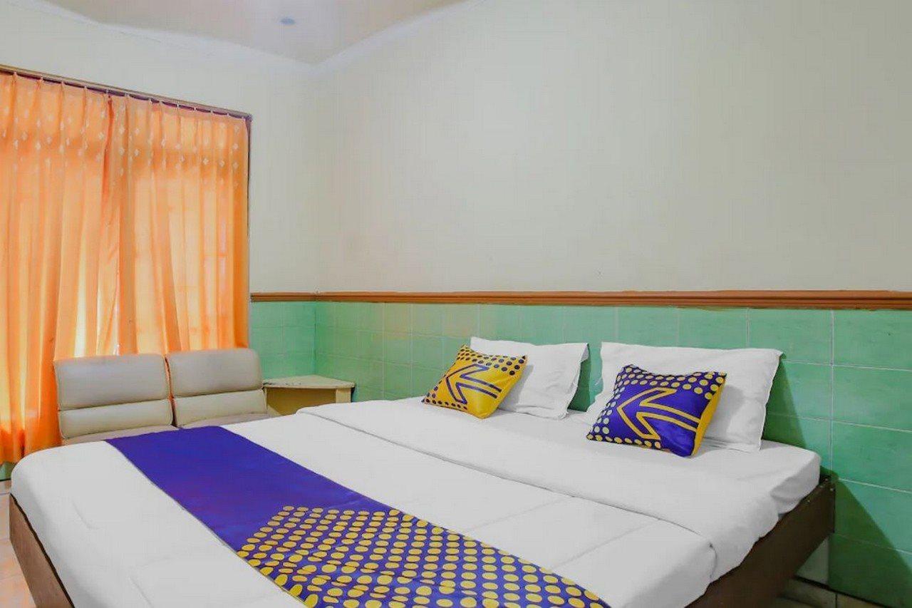 Spot On 90092 Dewi Safitri Hotel Semarang Luaran gambar